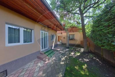 Casa / Vila cu 3 camere de inchiriat in zona Sud-Vest - 2