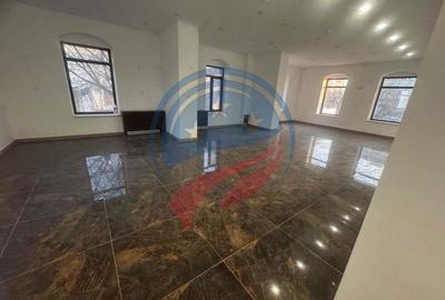 Spa?iu de inchiriat ultracentral ideal pentru afacerea ta! - 1