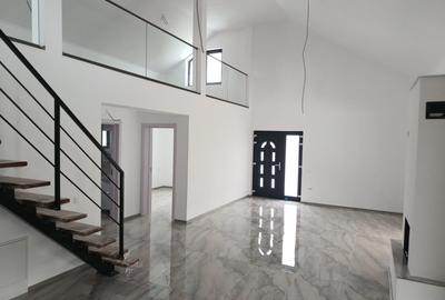 Casă cu 3 camere în Drăganu