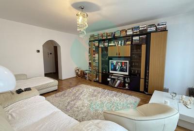 Apartament cu 3 camere decomandat în Calea Călărașilor - 2