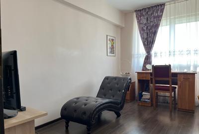 Apartament spa?ios 3 camere + 2 balcoane, zona turnuri Pacii Etaj 9/10 - 6