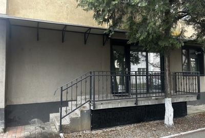 Spațiu comercial, de 50 mp, în Central - 1