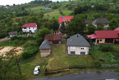 De vanzare casa din caramida cu teren - zona Pensiunea Secret Garden - 2