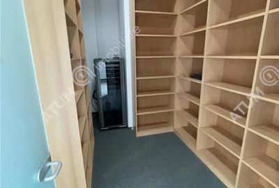 Spațiu comercial, de 230 mp, în Central