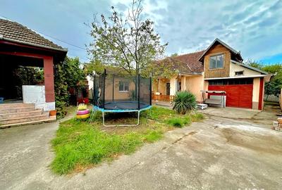 DOUA Case, curte comuna, 700mp teren, Bocsa Montana - 3