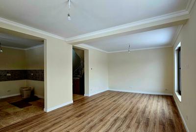 Casă individuală cu 4 camere cu Canalizare în Central - 10