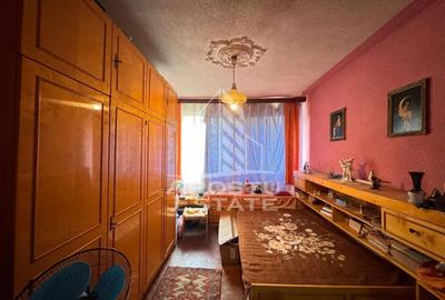 Apartament cu 3 camere, decomandat, zona Dacia - 2
