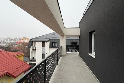 Apartament cu 3 camere decomandat în Titan