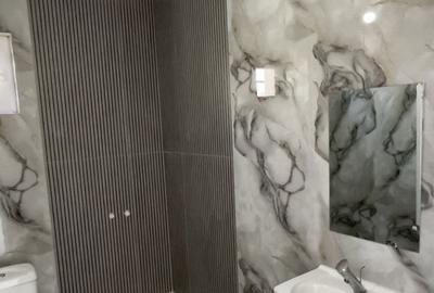 Casă cu 3 camere în Lumina