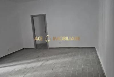 Apartament cu 3 camere decomandat în Titan