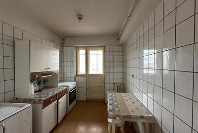 Apartament cu 3 camere decomandat în B-dul București - 4
