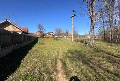 Teren intravilan de 1560 mp, în Tisău - 2