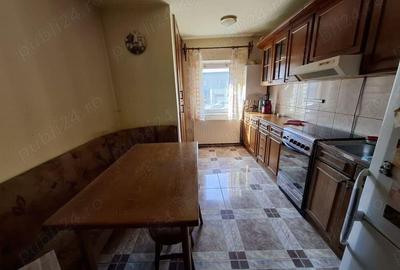 Str. Moldovei apartament 3 camere, decomandat, 2 balcoane + garaj sub bloc - 2