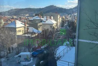 Apartament cu 4 camere semidecomandat în Dealul Cetății - 6