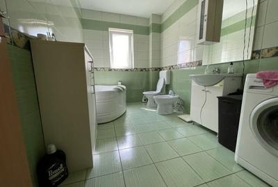 Casă individuală cu 7 camere cu Canalizare în Dumbrăvița - 9