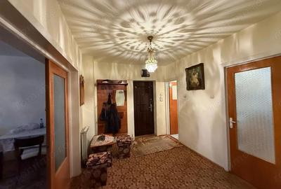 Apartament cu 3 camere decomandat în Central - 8