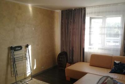 Apartament cu 3 camere decomandat în Mătăsari - 1