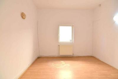 Casă cu 7 camere cu Teren 624 Mp în Girocului - 5