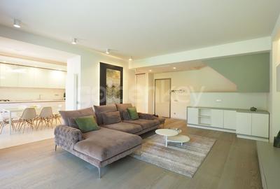 Apartament superb cu gradina | 2 garaje - 2