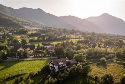 FILM! Investitie 2 in 1:Unitati independente +domeniu 1.742mp,aria Bran,Tohanita - 56