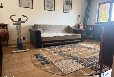 Apartament cu 3 camere decomandat în Tineretului - 1