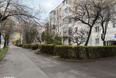 Spațiu comercial, de 40 mp, în Florilor - 5