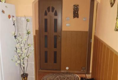 Apartament cu 2 camere decomandat în Petrila - 1