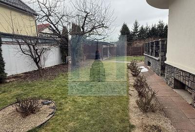 Casă cu 4 camere în Central - 2