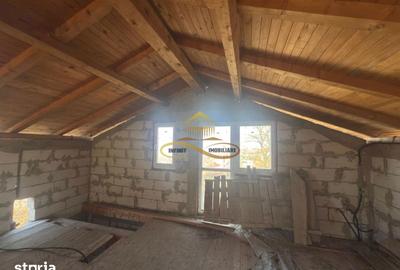 Casă cu 4 camere cu Teren 1239 Mp în Lipova - 3