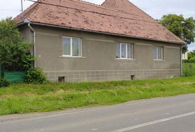 Casa cu 5 camere, 176 mp, teren 83 ari, pod betonat, 2 cladiri anexe - 1