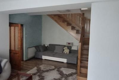 Casă cu 3 camere cu Teren 190 Mp în Central - 10