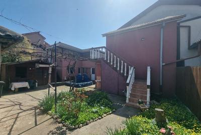 Casă cu 10 camere cu Canalizare în Est - 13