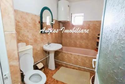 Apartament cu 3 camere decomandat în C5 - 7