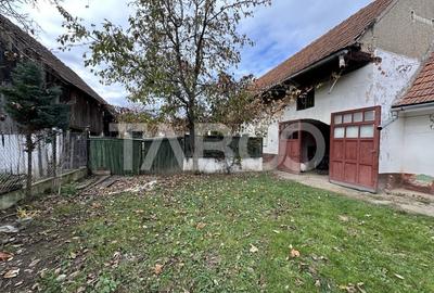 Casa cu gradina 3 camere anexe gospodaresti 5702 mp teren in Gura Vaii - 4