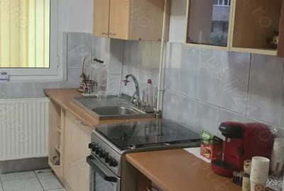 Vand apartament 3 camere pretabil spatiu comercial - 8
