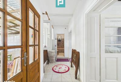 Casă cu 6 camere cu Teren 2029 Mp în Ghioroc - 3