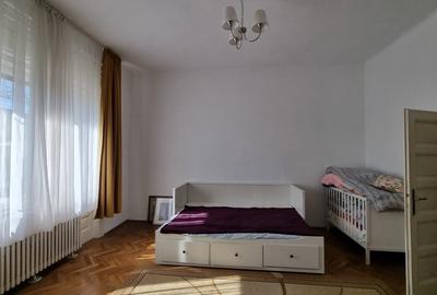 Casă individuală cu 3 camere cu Teren 421 Mp în Titulescu - 10