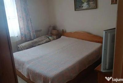 Apartament cu 3 camere decomandat, mobilat în Tractorul - 7