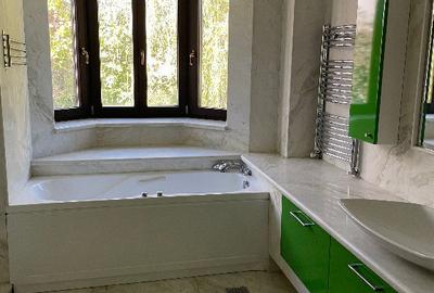 Casă cu 5 camere cu Teren 652 Mp în Sisești - 5