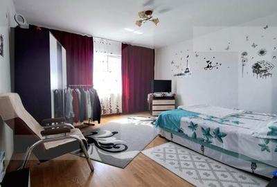 Apartament cu 3 camere semidecomandat în Central - 2