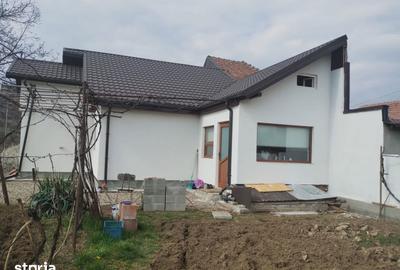 Casă cu 2 camere cu Teren 1100 Mp în Oituz - 2
