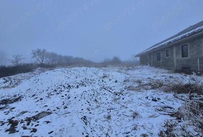 Casă cu 2 camere cu Teren 5135 Mp în Central - 5