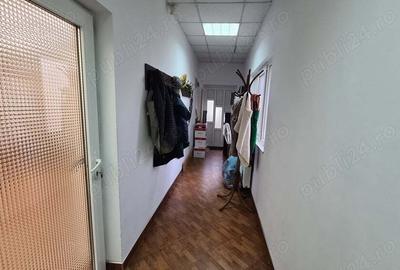 Casă cu 6 camere în Central