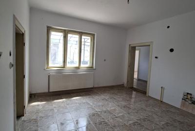 Casă cu 4 camere în Central - 5
