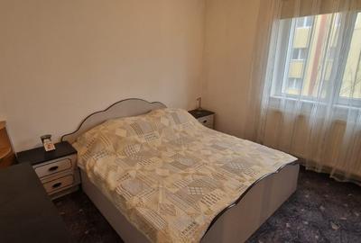 Apartament cu 4 camere decomandat, mobilat în Micro IV - 1