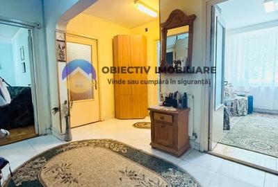 Apartament cu 3 camere decomandat în Mărăței