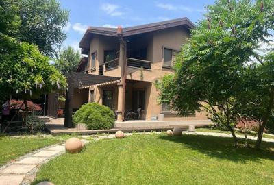 Casă cu 4 camere cu Teren 1100 Mp în Andronache