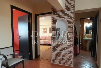 Apartament cu 3 camere decomandat în Victoria