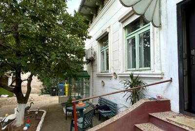 Casa centrala cu teren generos - 800 mp teren - 14