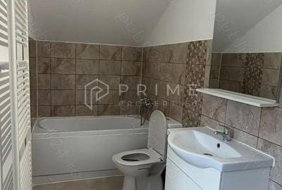 Casă cu 3 camere cu Canalizare în Livezeni